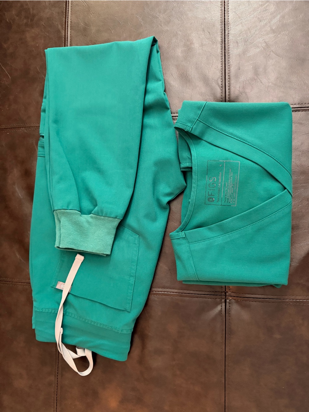 Figs Women's hunter green set